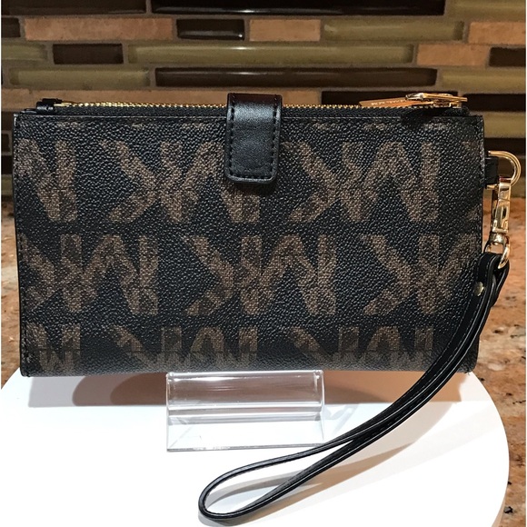 MICHAEL KORS Signature Wristlet ππ₯β€οΈ - Picture 11 of 16